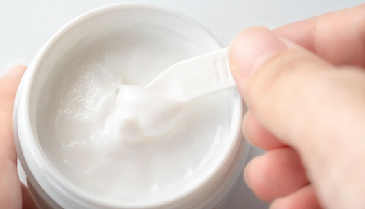 お顔にもコートを纏う季節!クリームってお肌にとってこんなに大事! | スギ薬局 Beauty Store